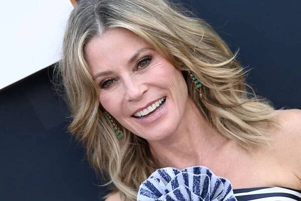 Julie Bowen Reunites With Ex-Husband For Son Oliver's High School Graduation