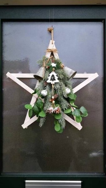 Pin van lioliz # op Navidad / Christmas | Kerst decor diy, Kerst bloembakken, Kerst bloemstukken