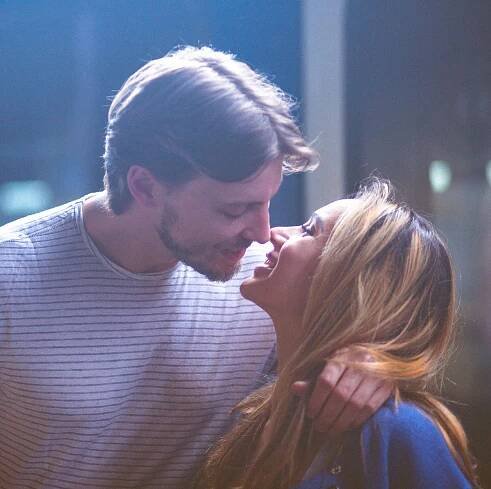 How to Tell if You're in a Situationship—and What to Do About It, According to Experts