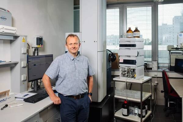 Cenu Rudolfa Lukeše 2023 získává Michal Holčapek z Univerzity Pardubice – Nadace Experientia