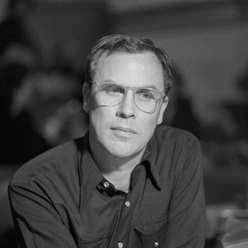 Robert Wilson, Boundary-Pushing Playwright and Director Who Collaborated with Philip Glass, Tom Waits, and Lady Gaga, Dies at 83
