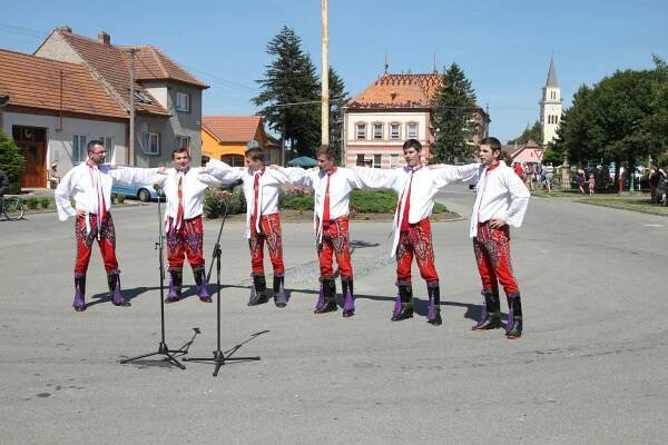 Slavnosti neděle 2015 ve fotografii | Obec Tvrdonice