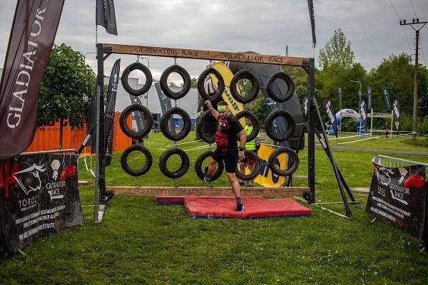Běžecký překážkový závod Gladiator Race, 13. května 2023, Ostrava.