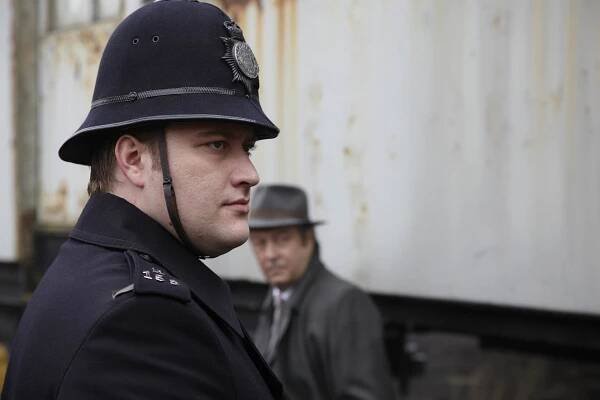 Endeavour - Fuga - Z filmu - Sean Rigby, Roger Allam