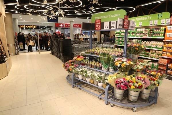 Letenští se dočkali: Centrum Stromovka otevřelo, láká na unikátní Lidl a kvalitní kuchyni