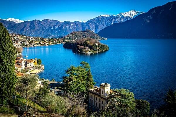 Italy's Stylish Lakes