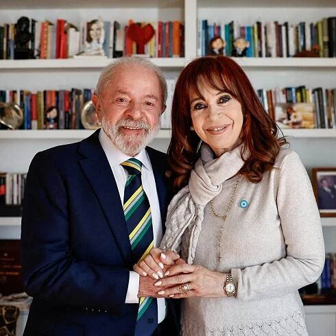 Lula visits former Argentine President Cristina Kirchner in house arrest