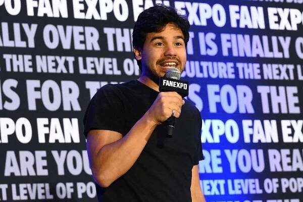 Carlos Valdes speaks on stage during FAN EXPO Chicago at Donald E. Stephens Convention Center on August 11, 2023 