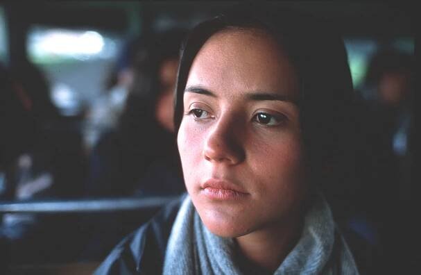 Editorial use only. No book cover usage.Mandatory Credit: Photo by Christobal Corral/Fine Line Features/Kobal/REX/Shutterstock (5880639c)Catalina Sandino MorenoMaria Full Of Grace - 2004Director: Joshua MarstonFine Line FeaturesUSA/COLOMBIAScene StillForeignMaria, pleine de grâce