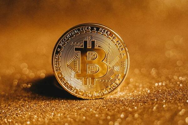 Bitcoin a kryptoměny v portfoliu – Revoluce, hrozba nebo past na nezkušené investory?