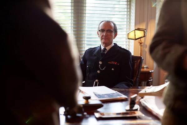 Endeavour - Tajemství - Z filmu - Anton Lesser