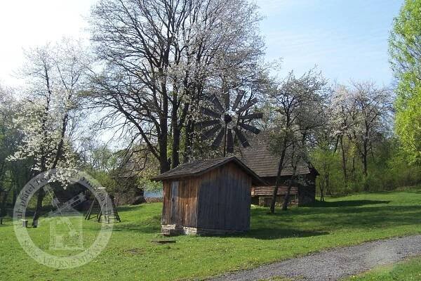 Databáze obrázků větrných mlýnů a čerpadel | Databáze větrných mlýnů a čerpadel v českých zemích