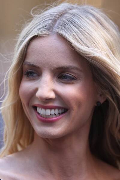 Annabelle Wallis