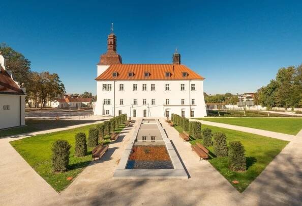 Dolní Břežany – Zámek 21. století — Den architektury Archív