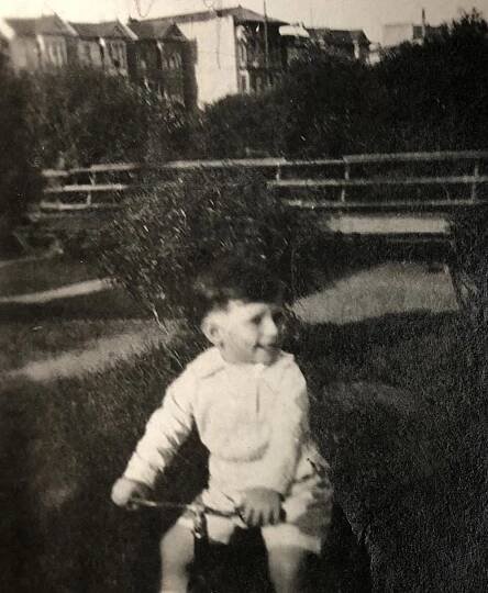 Isaac, Aged 2 (Allen Damerell Collection) – Isaac Stern