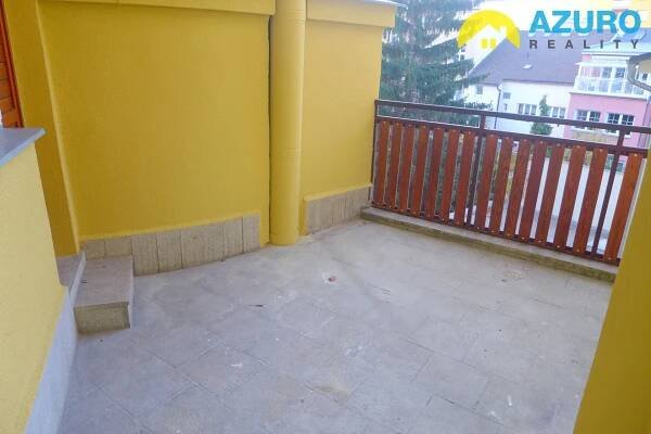 4 ložnice byt o velikosti 76.83 m² - Světlý interiér