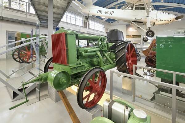 Dřinu strojům? Dřinu strojům! - Národní zemědělské muzeum, s. p. o.