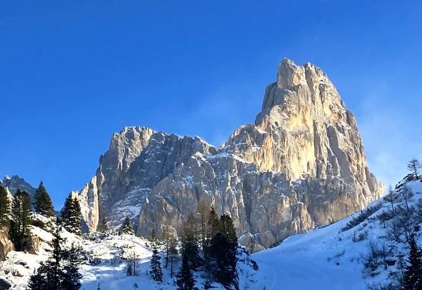 APERTURA Lo splendore delle Dolomiti al Passo Rolle
