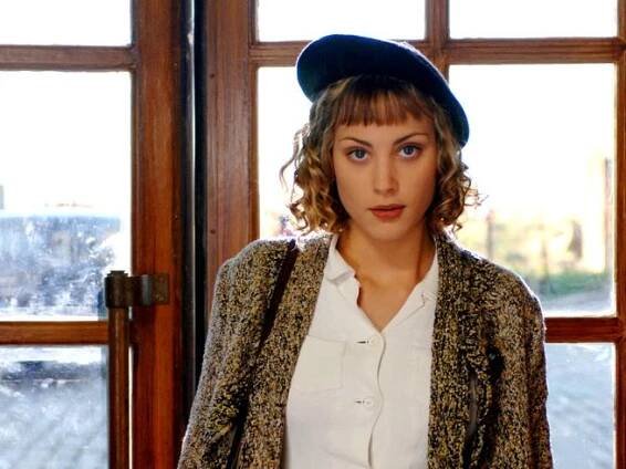 Nora Arnezeder fotka