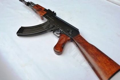 Replika samopalu AK-47 Kalašnikov pevná pažba | Armyshop, vojenská výstroj, znehodnocené zbraně a munice, vo