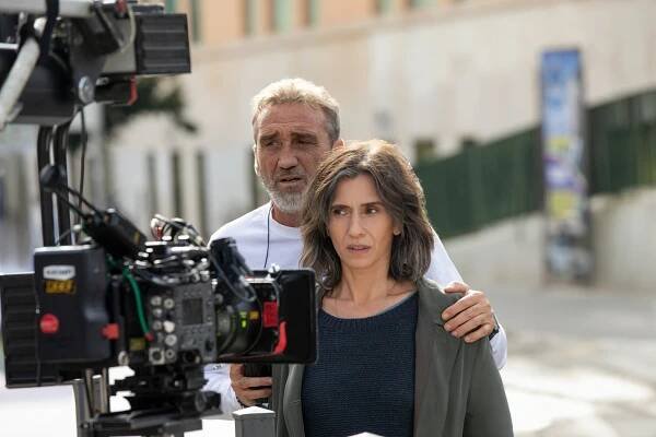 Carmine Elia, Teresa Saponangelo - Sara: Žena ve stínu - Epizoda 2 - Z natáčení