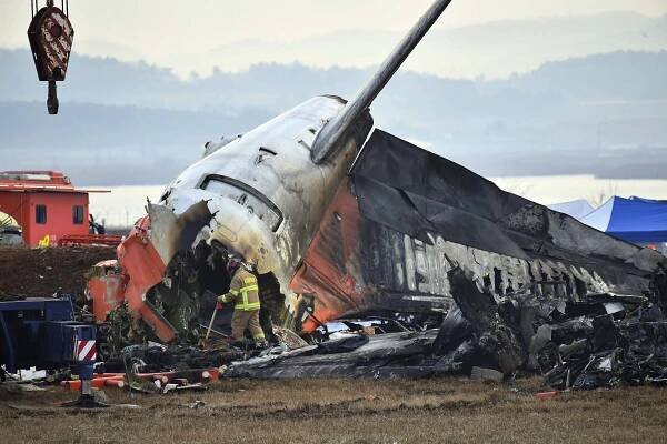 Ministr dopravy či šéf aerolinek. Pozůstalí po letecké nehodě v Koreji podali stížnost na 15 lidí