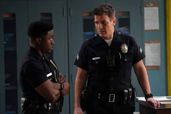 Zelenáč - Rozkošný policajt - Z filmu - Tru Valentino, Nathan Fillion