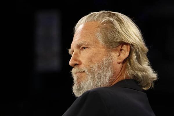 Jeff Bridges says he got Covid while in chemo and it made 'cancer look like a piece of cake'