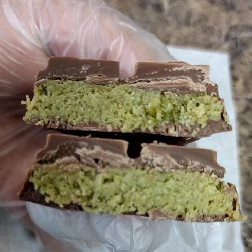 Dubai Inspired Premium Belgian Chocolate Knafeh Kunafa Shredded Kataifi Phyllo Pistachio Butter Cream Candy Bar Jumbo 1 LB One Pound 16 oz