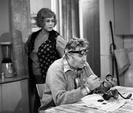Bakaláři - Schody - Z filmu - Míla Myslíková, František Hanus