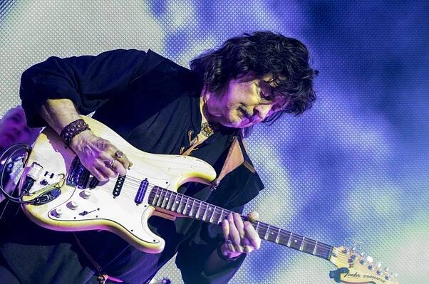 Ritchie Blackmore's Rainbow v O2 areně aneb večírek pro pamětníky - musicserver.cz