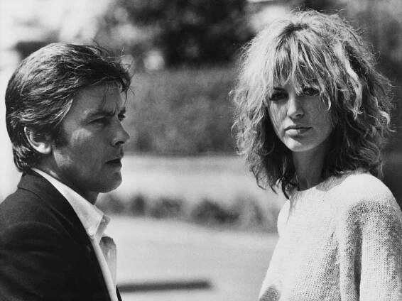 Dalila Di Lazzaro ricorda Alain Delon: «Facevamo l'amore dietro la sua roulotte. Ho provato a rivederlo, ma non ci sono riuscita»