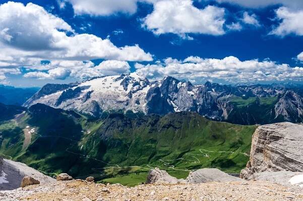 Dolomity