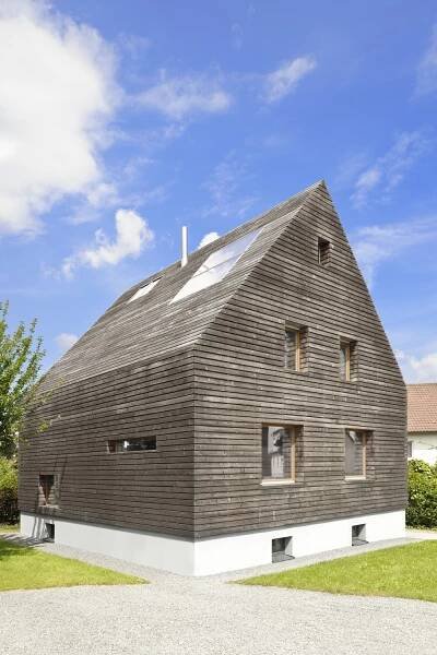 Rodinný dům z 50. let proměnili němečtí architekti na vlastní ateliér | EARCH.cz