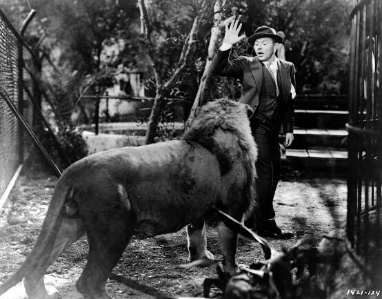 Murders in the Zoo - Z filmu - Charles Ruggles