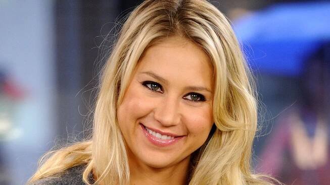 Anna Kournikova steps out with son as baby No. 4 is on the way