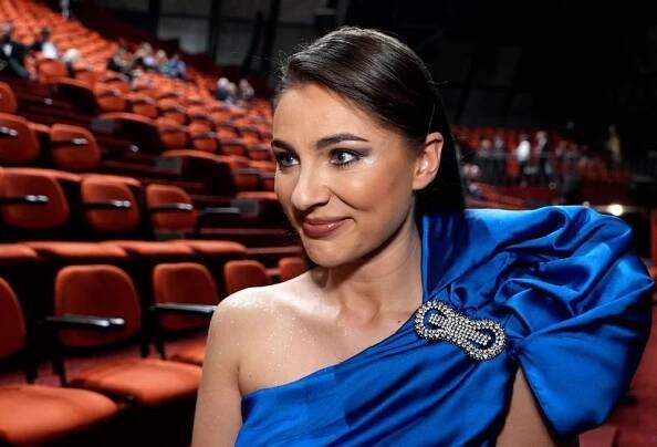 Poprvé není na jevišti za sexy kůstku, ale ušmudlanou holku: Kráska ze SuperStar se musela vzdát i tuny líčidel - Les Misérables - Bídníci