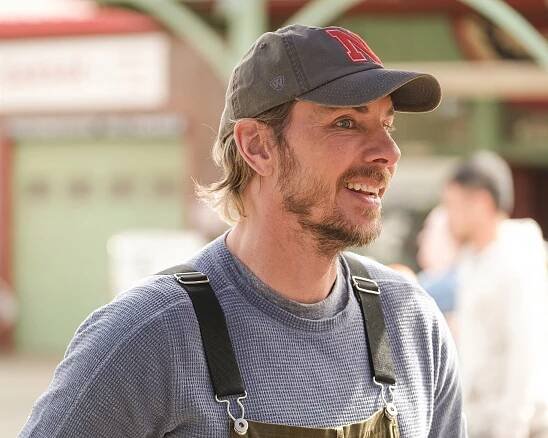 Farma na spadnutí - Tornado Season: Part Two - Z filmu - Dax Shepard