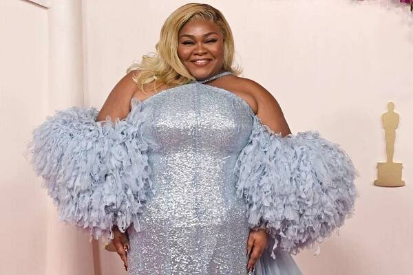 Da'Vine Joy Randolph Makes Her Oscars Debut (and Wins!) in a Frosty Blue Gown