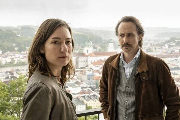 Ein Krimi aus Passau - Zu jung zu sterben - Z filmu - Marie Leuenberger, Michael Ostrowski