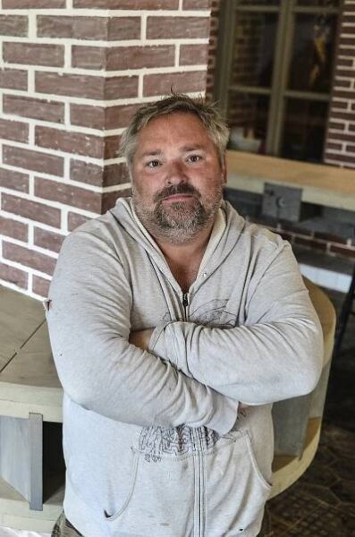 Sládek Milan (52) zachránil chátrající mlýn v Unhošti u Prahy: Vaří v něm pivo, které nepije