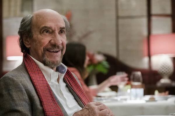 F. Murray Abraham Loves His White Lotus Costar Jennifer Coolidge Just as Much as Everyone Else