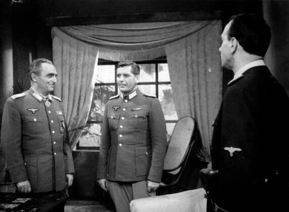 Jozef Budský, Mikuláš Huba, Elo Romančík - Sám vojak v poli - Z filmu