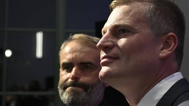 Média: Česká politická scéna je rozbitá