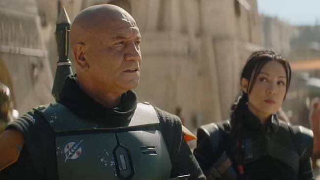 Fotka: Temuera Morrison a Ming-Na Wen v seriálu The Book of Boba Fett