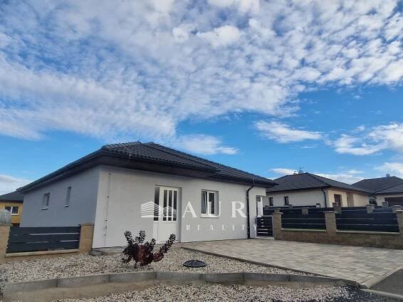 Pronájem Dům, Švermova, Podbořany, okres Louny