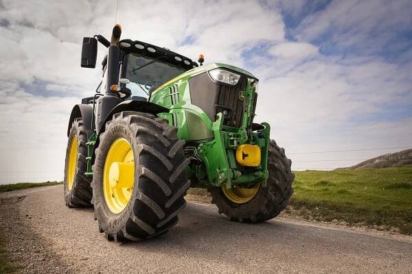 Zemědělské pneumatiky Continental dostupné i pro velké řady traktorů John Deere