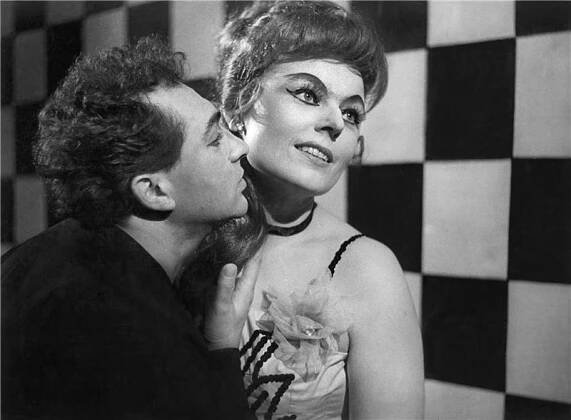 Komedianti - 07.02.1965, Josef Heriban (Tonio-Taddeo), Eva Zikmundová (Nedda-Kolombina) Foto: Jaromír Svoboda
