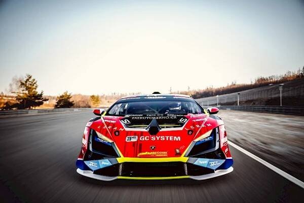 www.ceskeokruhy.cz - Startuje Lamborghini Super Trofeo. Mičánek Motorsport powered by Buggyra si chce jít pro titul;