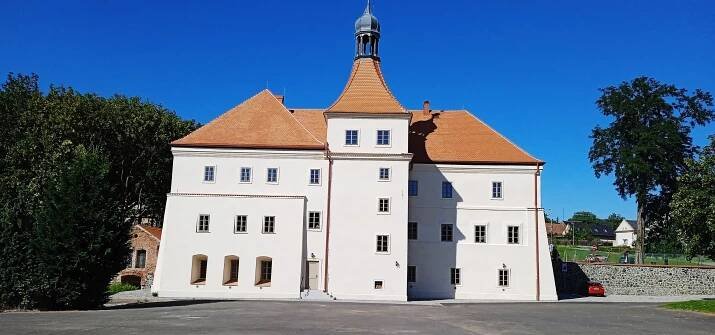 Mirošovice (zámek)